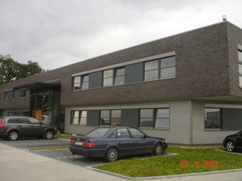 Neubau eines Bürogebäudes mit Produktionshalle in Wildeshausen