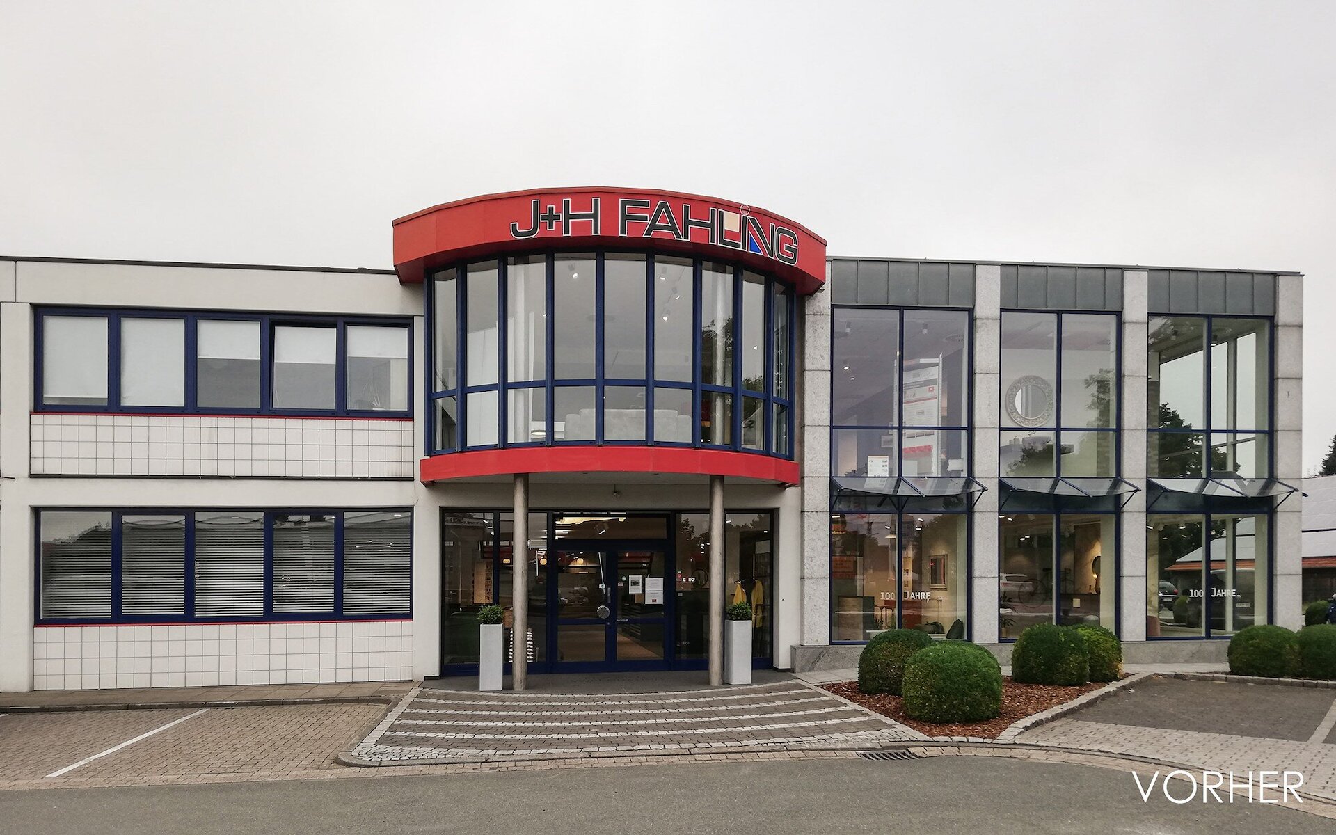 Fassadenneugestaltung und Anbau von Büroräumen Image 4